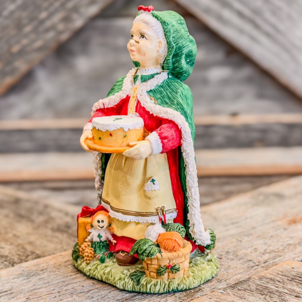 1999 Vintage Mrs. Irish Father Christmas, Ireland - Christmas Decor/Figurine - Picture 2 of 8
